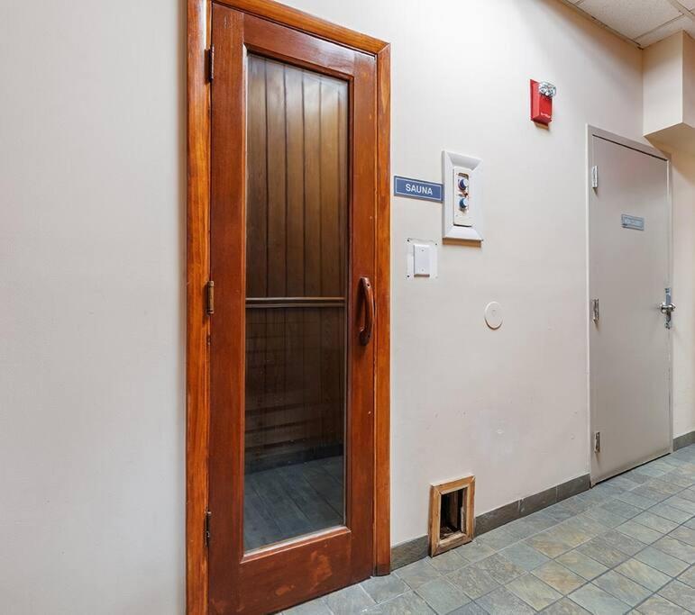 Cabana Palms - Oceanfront Renovated King Bed Sauna Миртл-Бич Экстерьер фото